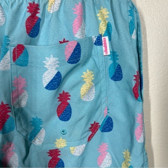 Chubbies Mens Multicolor Pineapple Printed Swim Shorts 7” Inseam Size Medium - Picture 6 of 8